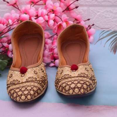 Women Embellished Ethnic Mojari / Jutti Flat