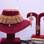 Antique Gold Choker Set with Stones And Earrings & Maangtika